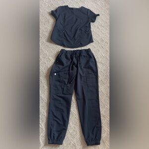 Cute Enough for Compliments 👀 Scrubstar Scrub Set | Medium | EUC